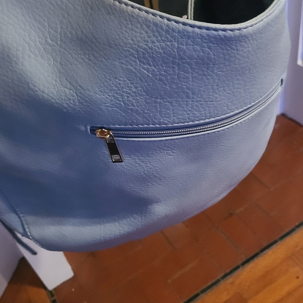 HP🔥🔥🔥Gorgeous designer light blue leather shoulder/hand bag - Picture 5 of 7